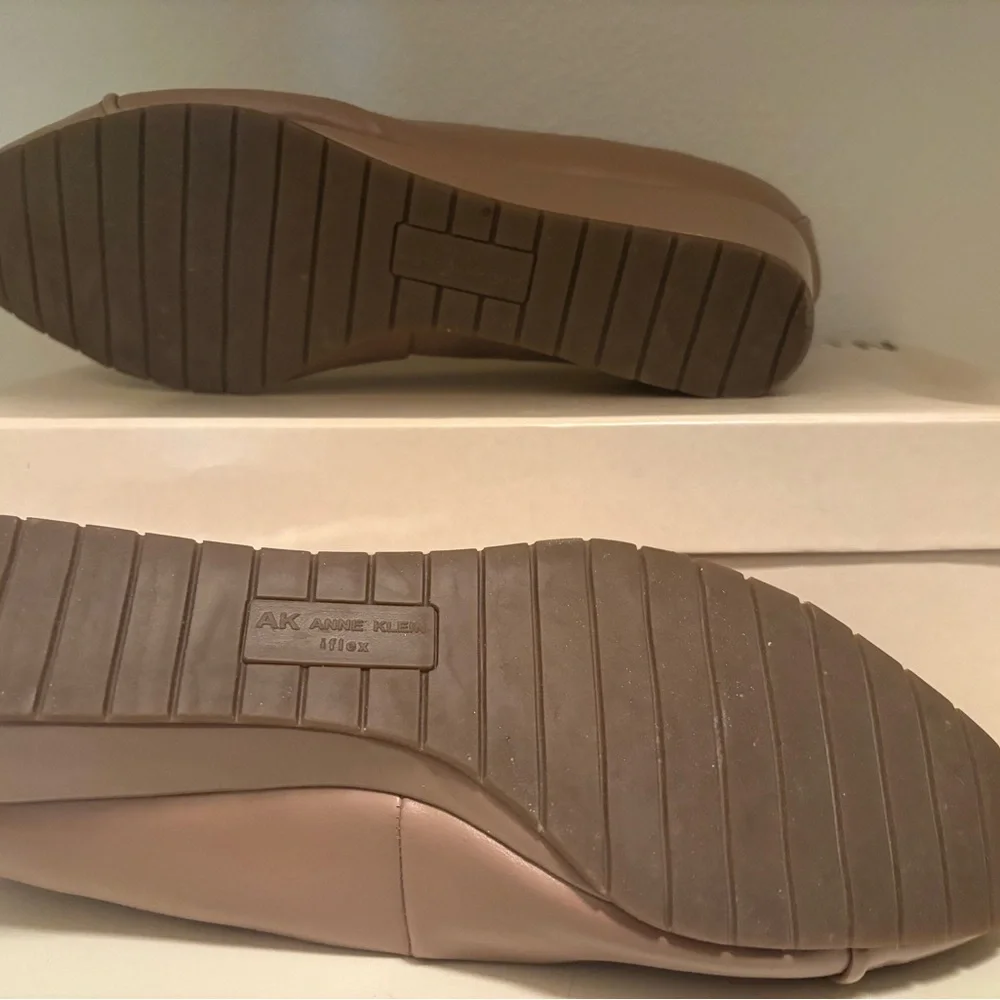 Anne Klein Tan Wedges